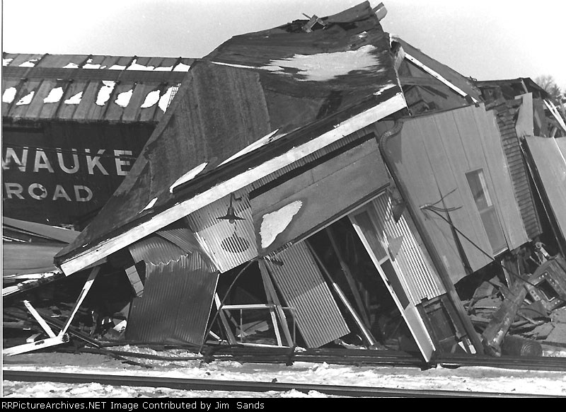 Tama Tower after being hit by Milwaukee Road freight